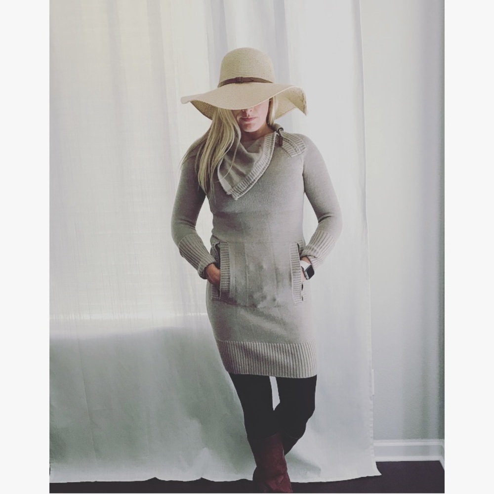 MODA Sweater dress in tan!